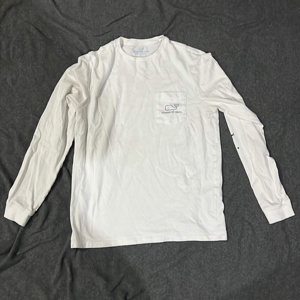 VINEYARD VINES LONG SLEEVE T SHIRT.
